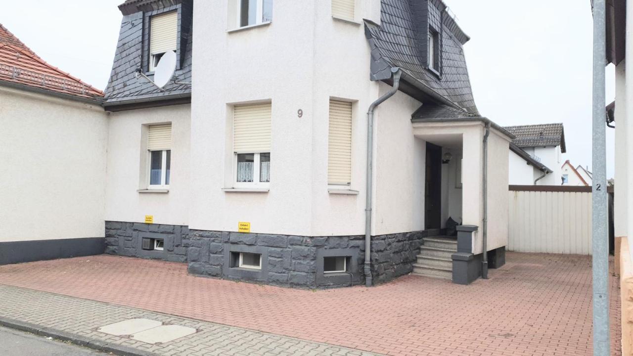 Fmi 9 Accommodation Raunheim Buitenkant foto