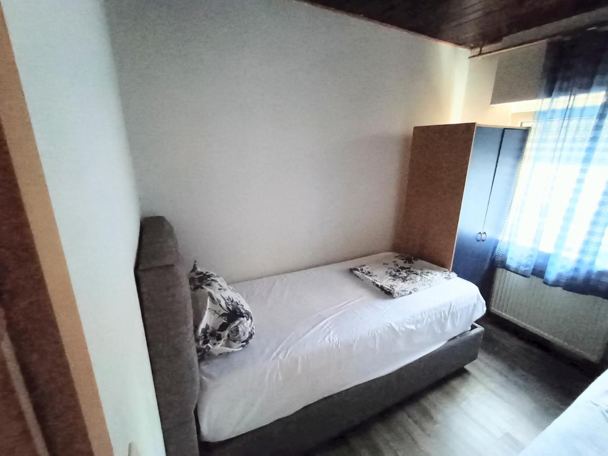 Fmi 9 Accommodation Raunheim Buitenkant foto