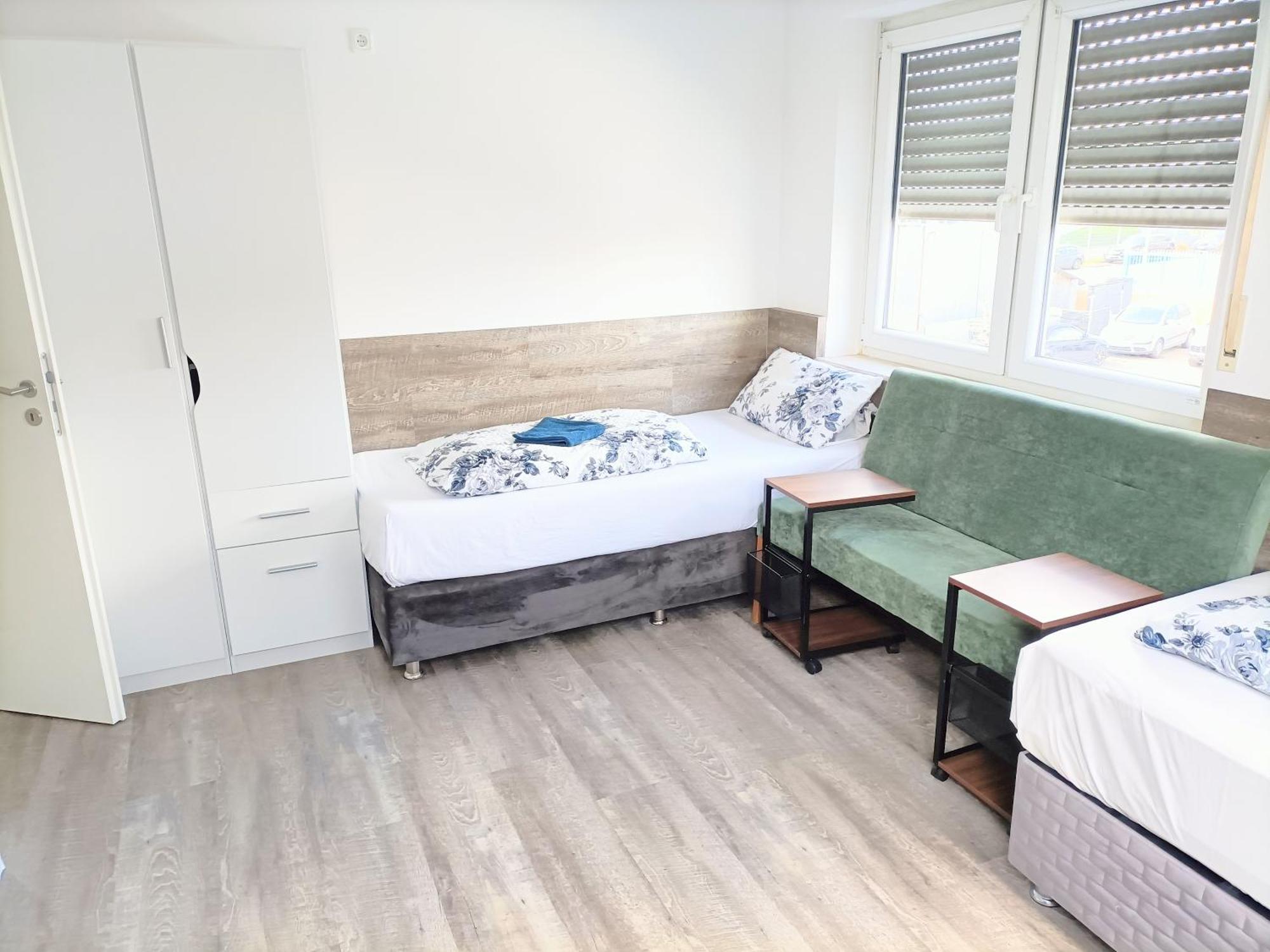 Fmi 9 Accommodation Raunheim Buitenkant foto