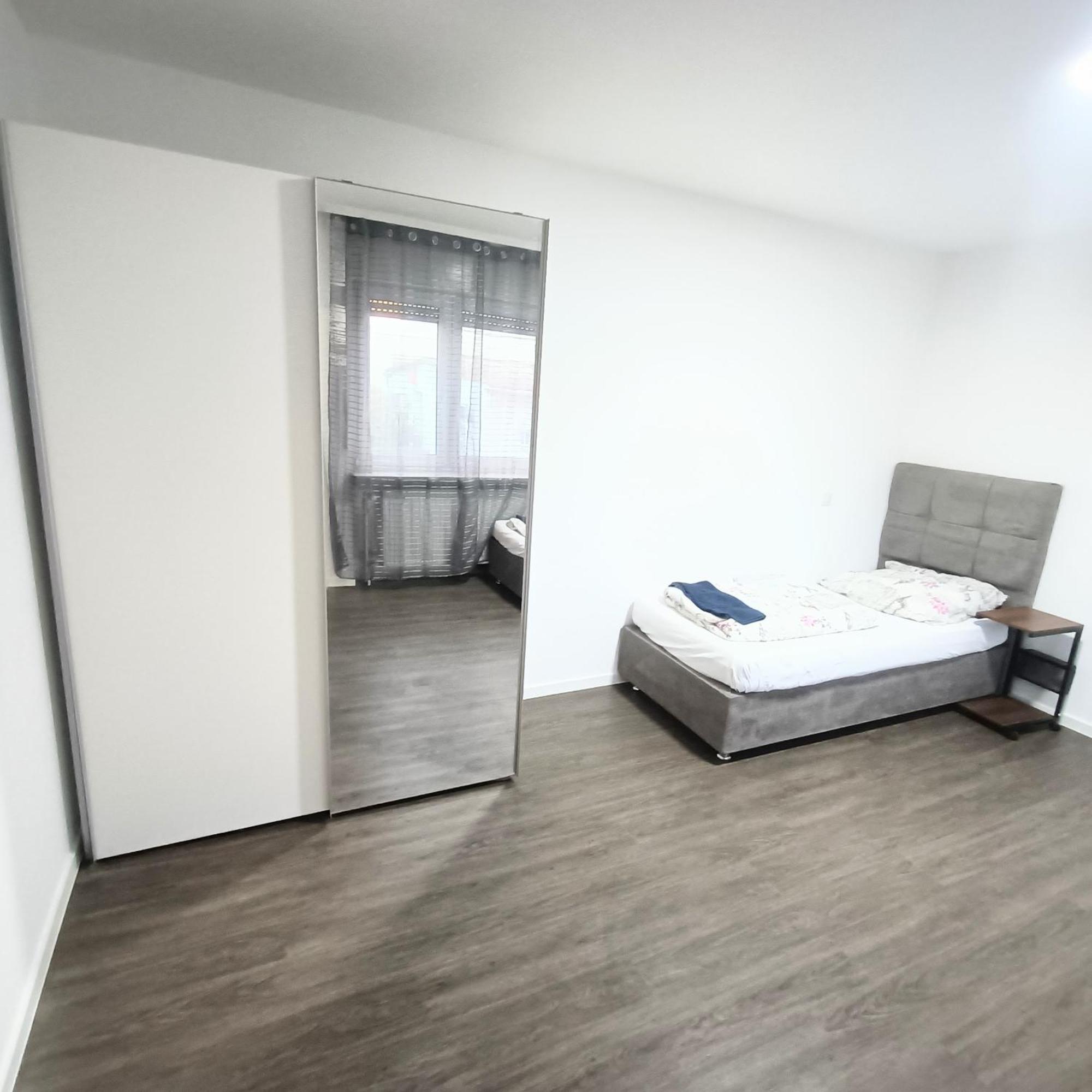 Fmi 9 Accommodation Raunheim Buitenkant foto